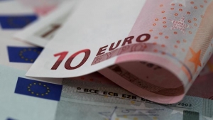 اليورو يقفز بفعل تقرير للمركزي الأوروبي لمناقشة رفع سعر الفائدة بمقدار 50 نقطة أساس هذا الأسبوع
