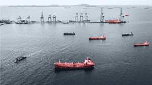 كيبلر: حجم النفط الإيراني المخزن بحراً يصل إلى مستوى قياسي