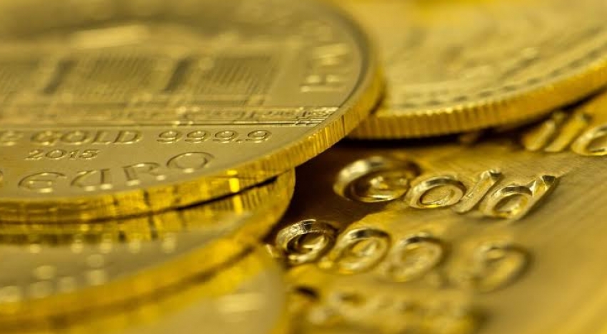 الذهب يتداول قرب أدنى مستوى في 7 أسابيع مع تصاعد الضغوط لرفع الفائدة