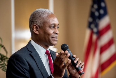 بوستيك: التضخم المرتفع يجب أن يبقي أسعار الفائدة دون تغيير