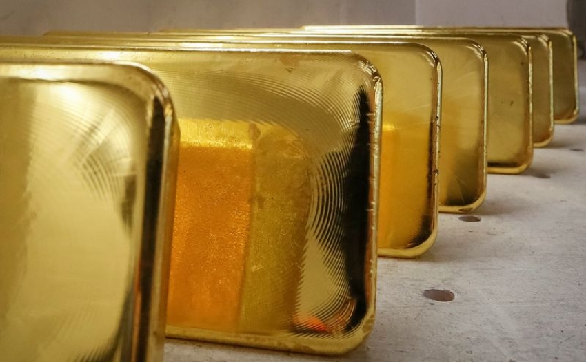 الذهب يتغير طفيفا مع سعي المتداولين لمزيد من البيانات حول الفائدة الفيدرالية