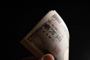 بنك أوف أمريكا يتوقع هبوط الين إلى 160 للدولار في هذه الحالة؟؟