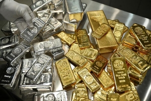 الذهب يتراجع مع التركيز على بيانات التضخم الامريكية