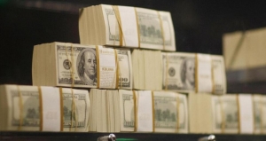 الدولار يرتفع من أدنى مستوى في 4 سنوات مقابل اليورو، التركيز على تصريحات باول