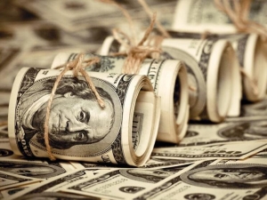 الدولار يستقر في ظل هشاشة الهدنة في الشرق الأوسط
