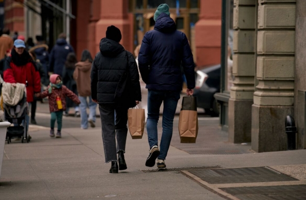 ميشيغان: تراجع ثقة المستهلك الأمريكي مع تدهور توقعات التضخم