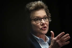 دالي: الفيدرالي يجب أن "يبقى منفتحاً" تجاه خفض الفائدة في ديسمبر