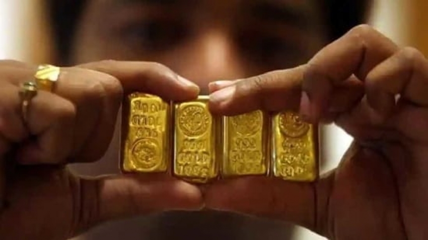 الذهب يرتفع مع تراجع الدولار، والتركيز على بيانات التضخم الأمريكية