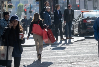 التضخم الأساسي الأمريكي يتراجع على غير المتوقع إلى أبطأ وتيرة منذ 2021