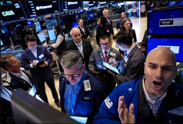 السندات الأمريكية تقفز مع تسعير السوق احتمالية ب50% لخفض ثالث للفائدة