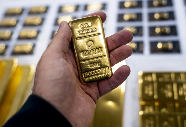 استطلاع لرويترز: خفض توقعات الذهب هذا العام ورهان على عودة بريقه في 2027