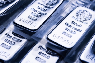 انهيار الفضة المفاجيء بواقع 17% يمحو مكاسب يومين من التعافي
