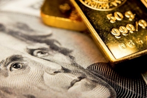 الذهب يواصل ارتفاعه بفعل امال خفض الفائدة الأمريكية وتراجع الدولار
