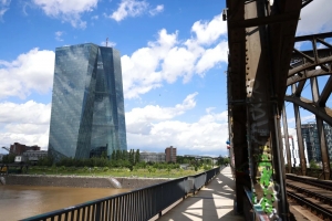 المركزي الأوروبي يبقي الفائدة دون تغيير مع استقرار التضخم