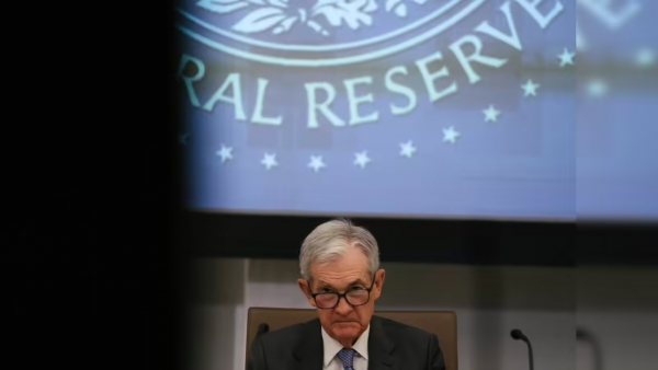 الفيدرالي يخفض الفائدة وسط ثلاثة اعتراضات ويتوقع خفضًا واحدًا فقط في 2026