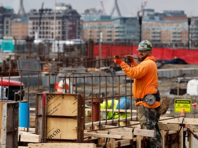 نمو الاقتصاد الأمريكي بمعدل قوي في الربع الرابع