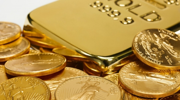 الذهب يواصل خسائره وسط مخاوف رفع أسعار الفائدة الامريكية