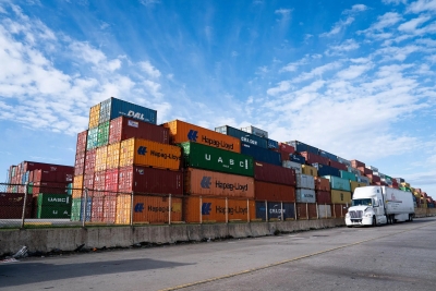 انخفاض العجز التجاري الأمريكي إلى أدناه منذ 2023 في يونيو