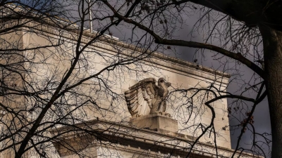 بيسنت: يجب إعادة تقييم مؤسسة الاحتياطي الفيدرالي بعد "التهويل بشأن الرسوم"