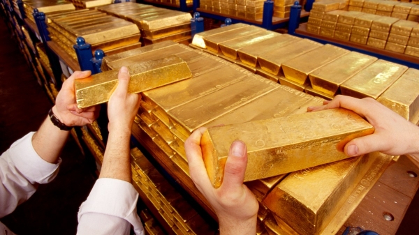 الذهب يسجل مستوى قياسي مرتفع مع مراهنة المتداولين على خفض الفائدة الامريكية ، وترقب خطاب باول