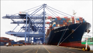 العجز التجاري الأمريكي يقفز في ديسمبر