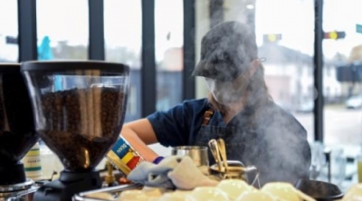 تباطؤ قطاع الخدمات الأمريكي وتسجيل الأسعار المدفوعة أدناها في ثلاث سنوات