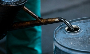 السعودية ترفع سعر بيع نفطها إلى آسيا لأعلى مستوى في 6 أشهر